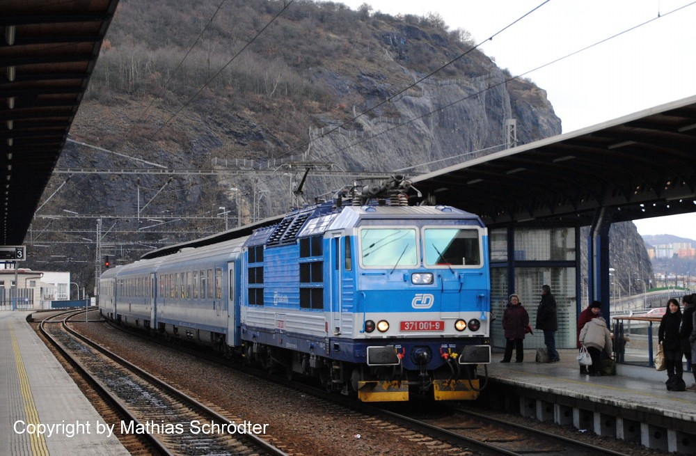 ČD 371 001-9 Ústí nad Labem hlavní nádraí, 28.12.2012, Foto Mathias Schrödter