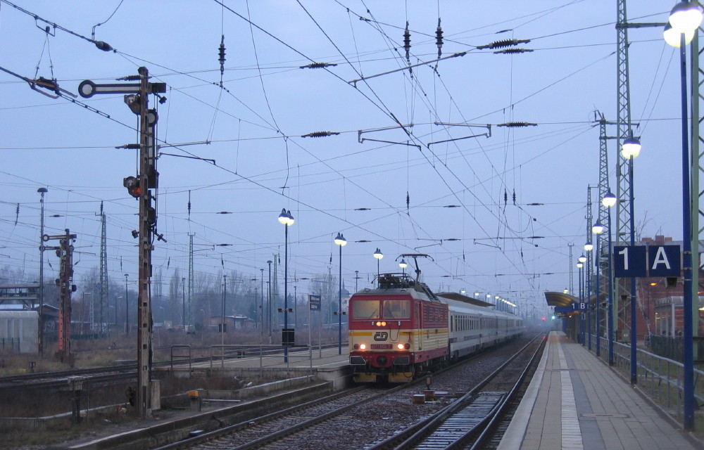 ČD 371 002-7 Lübbenau, 03.12.2005, Foto Lutz Zschage