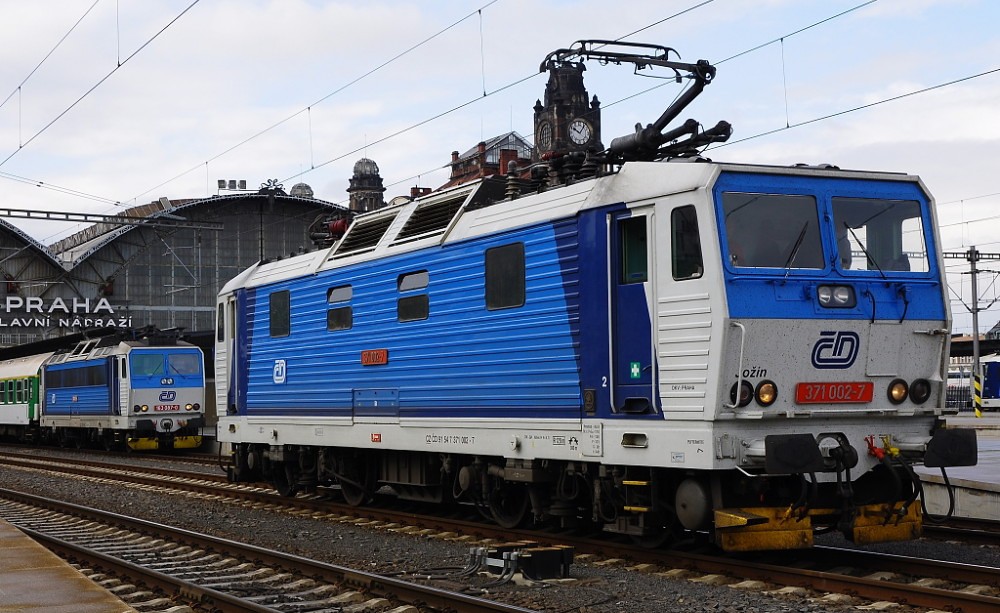 ČD 371 002-7 Praha, 03.09.2011, Foto Ale Weinert