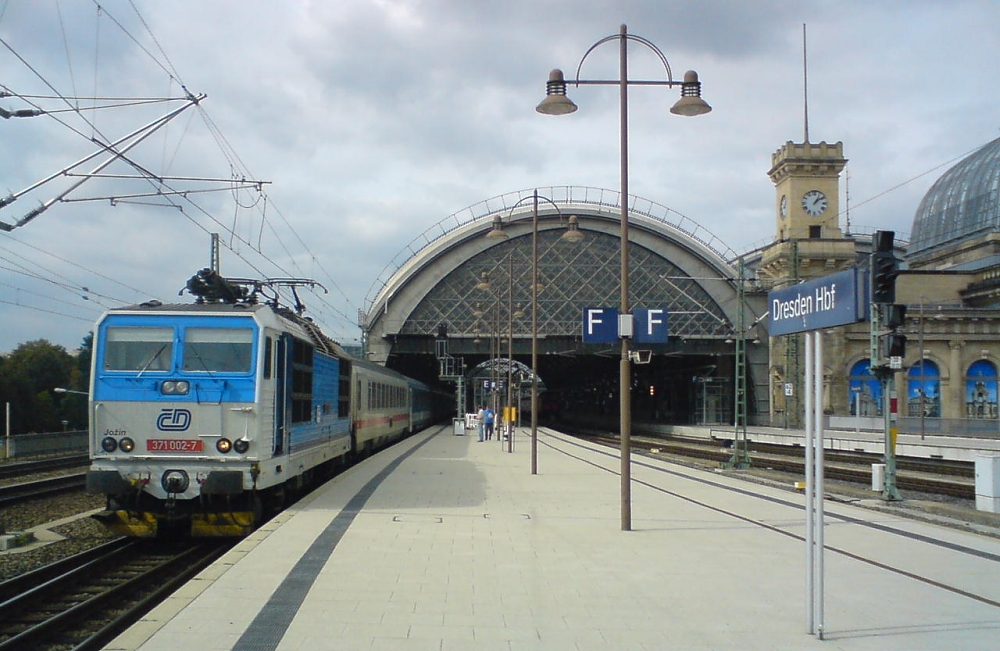 ČD 371 002-7 Dresden Hbf, 22.09.2013, Foto Lutz Zschage