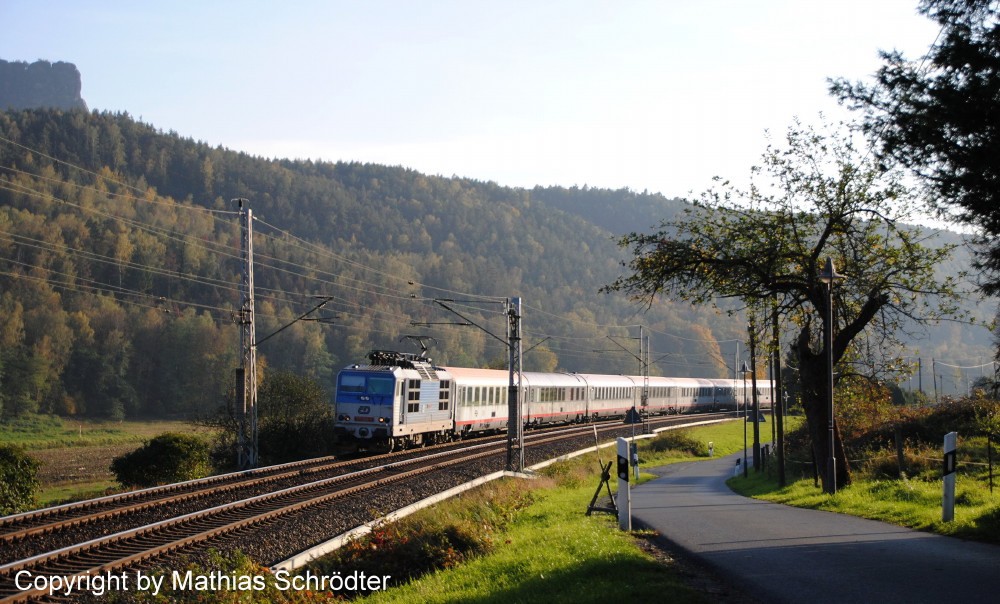 ČD 371 002-7 Dresden Hbf, 19.10.2013, Foto Mathias Schrödter