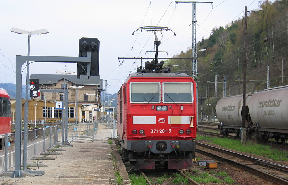 ČD 371 201-5 Bad Schandau, 23.04.2006, Foto Lutz Zschage