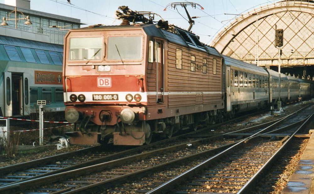 180 001-0 Dresden Hbf, 06.11.1999, Foto Leon Schrivers