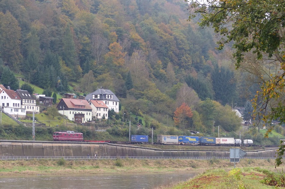 Lokzug mit 180 006-9 Königstein, 17.10.2014, Foto Lutz Zschage