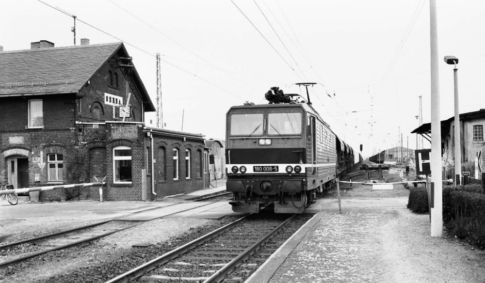 180 008-5  Oehna, 20.04.1993, Foto Markus W