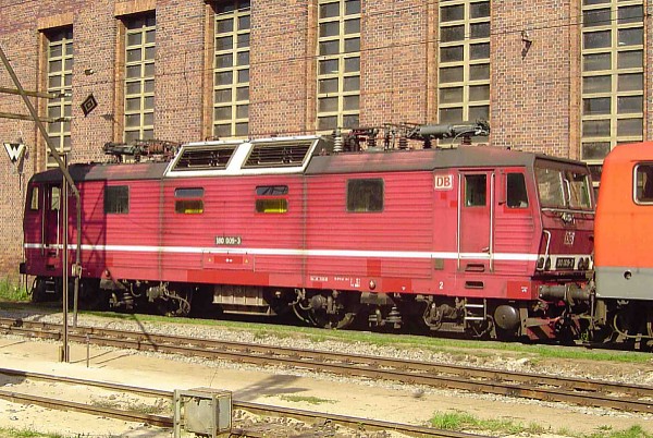 Lokzug mit 180 009-3 Dresden Friedrichstadt, 27.09.2005, Foto Ralf Funke