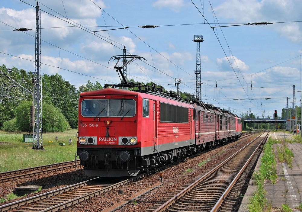 Lokzug mit 180 009+010+019 Rostock Dierkow, 23.05.2011, Foto Christian Graetz