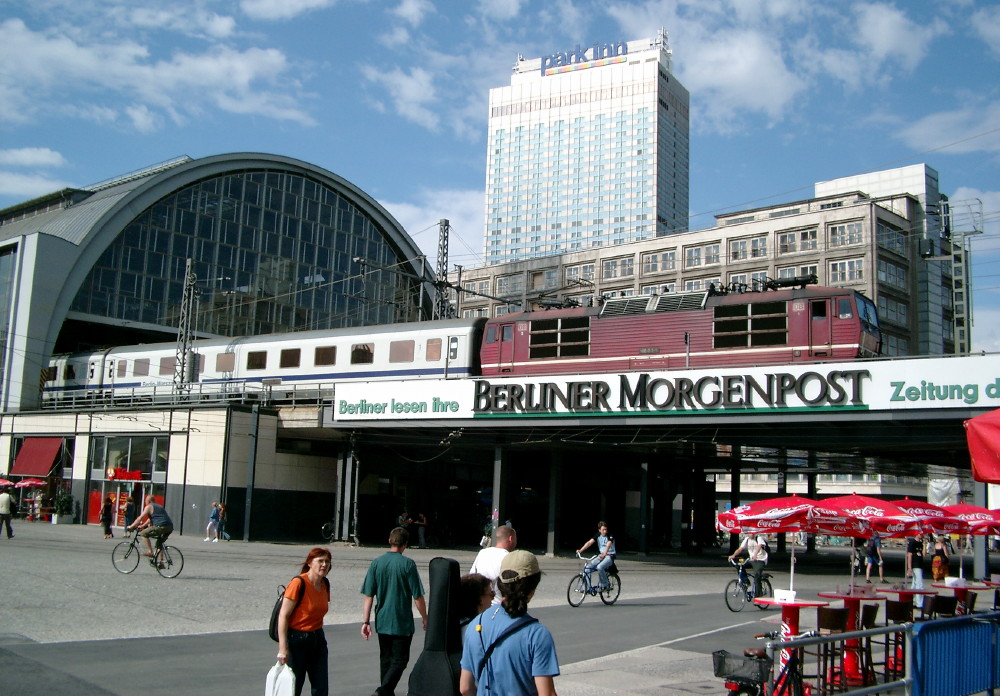 180 011-9 Bln Alexanderplatz, 03.08.2004, Foto Lutz Zschage