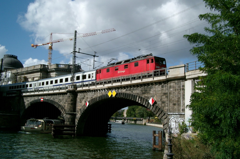 180 012-7 Stadtbahn, 16.09.2004, Foto Lutz Zschage