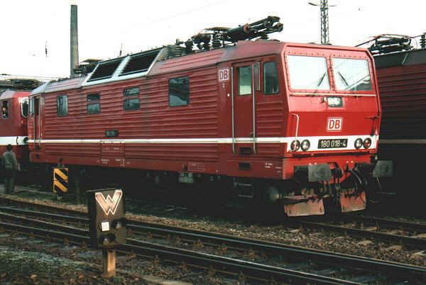 180 018-4 Dresden Friedrichstadt, Foto Norbert Schmitz, 23-03-1997