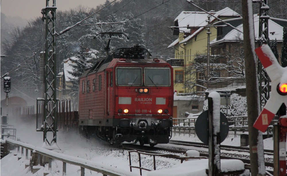 180 018-4 , Stadt Wehlen, Foto: Ingo Wlodasch, 04-01-2010