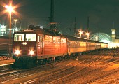 180 012 Dresden Hbf mit D 377 Foto: Markus Kästner