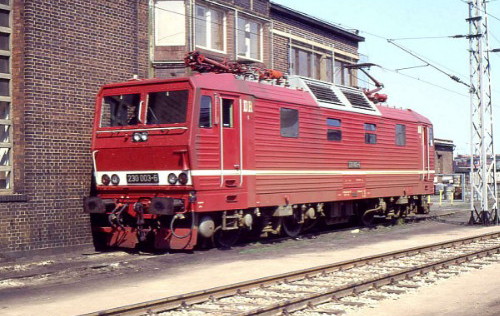 230 003-6 im Bw Dresden Friedrichstadt, 1991-04-18, Foto: Marco Osterland