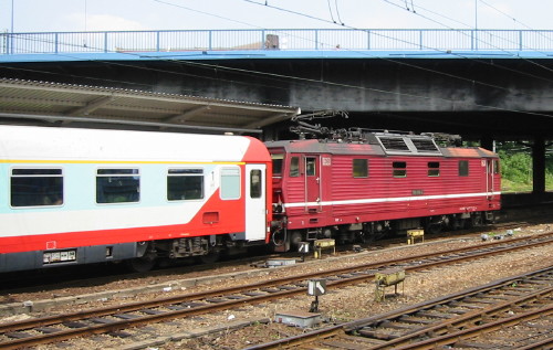 180 019-2 Berlin-Lichtenberg mit EC 43 nach Warszawa, 16.06.2002, Foto L.Zschage